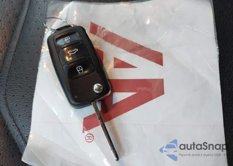 2017 Volkswagen Passat 1.8T R-Line z USA, uszkodzony, nr VIN 1VWDT7A31HC062783